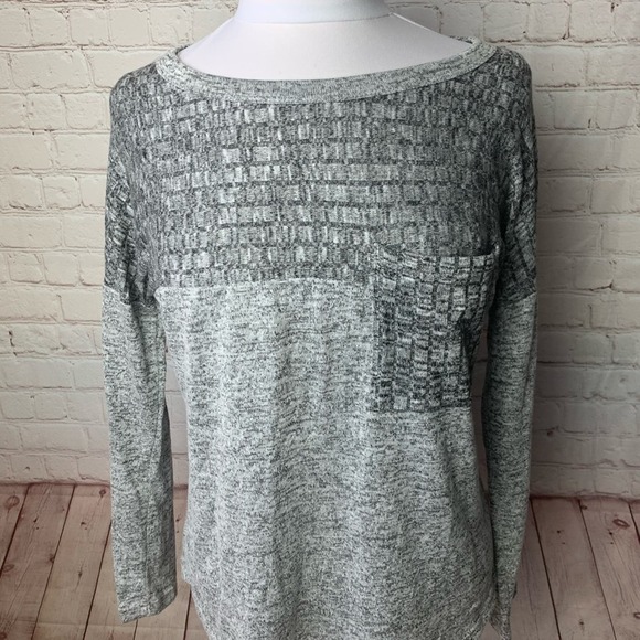 Sweet Claire Light Gray Textured Boatneck Top (Size Small) - Picture 3 of 5